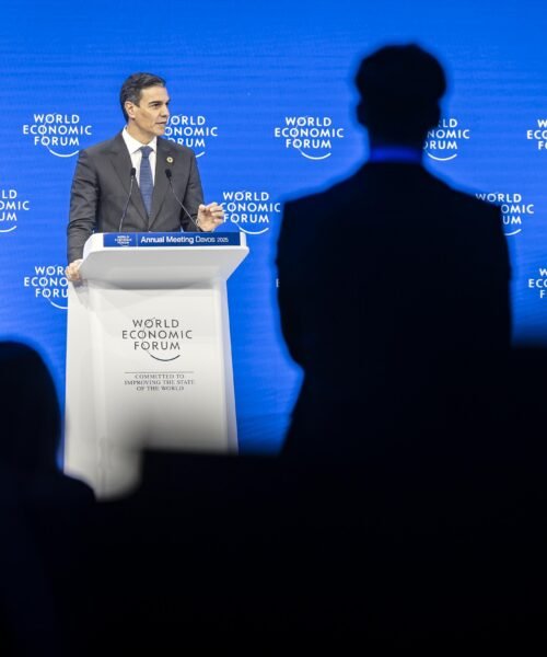 Sánchez propone en Davos que los dueños de las redes sociales sean responsables penalmente de sus contenidos