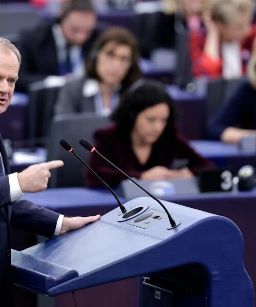 Tusk reclama más inversión en defensa: “Para sobrevivir, Europa tiene que armarse”