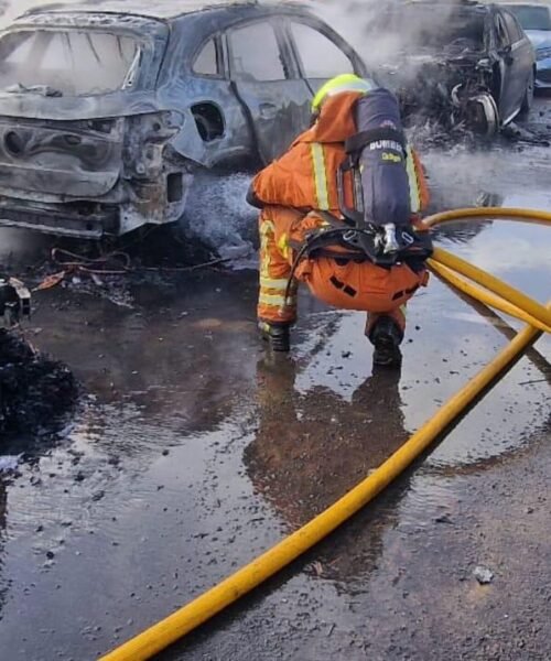 El cuarto incendio en campas de la dana afecta a una decena de vehículos en Massanassa