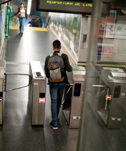 Madrid mantiene “de momento” las ayudas para abaratar el transporte público