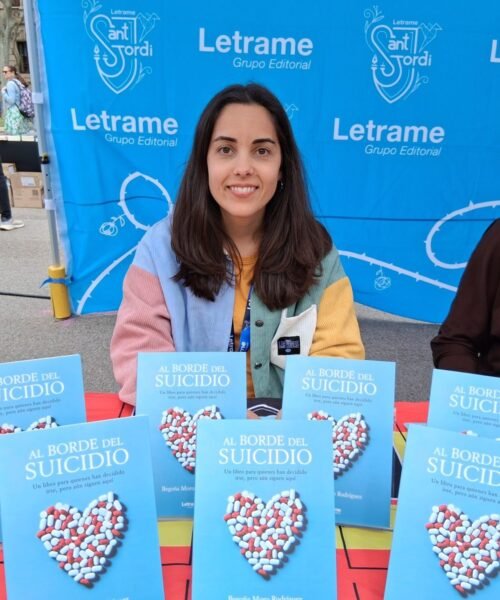 Begoña Moro Rodríguez emociona en Sant Jordi con su libro “Al borde del suicidio. Un libro para quienes han decidido irse, pero aún siguen aquí”