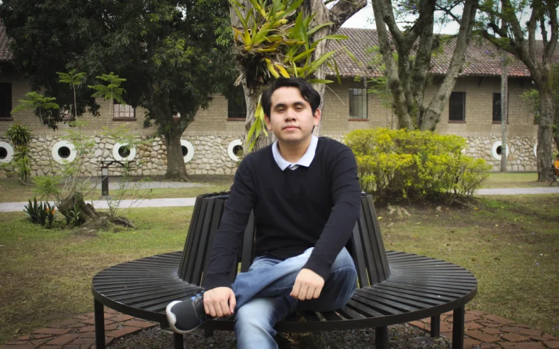 Axel Ulises R. De la Gala Vásquez debuta con fuerza en la literatura distópica