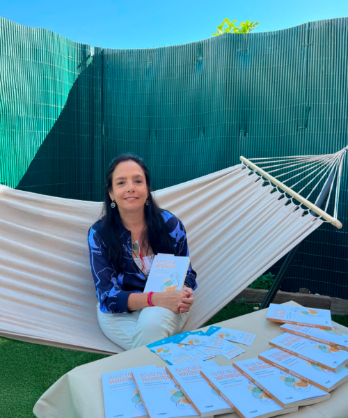 Maite Pingarrón presenta una guía emocional para madres que ilumina el camino hacia una maternidad consciente