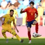 España evita un sofoco en un arreón final ante Rumanía