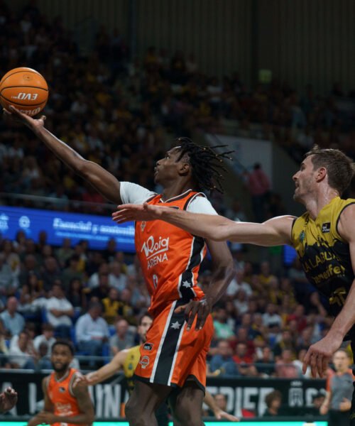 El Valencia Basket sentencia en Tenerife y jugará la tercera final de su historia