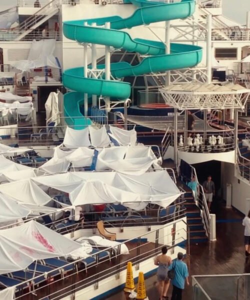 Netflix estrena ‘El crucero de la caca’ y sus protagonistas cuentan su dura agonía: «Los pasajeros se comportaron como animales»