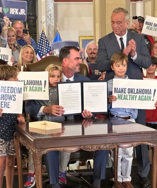 Expertos designados por el gobierno de Trump respaldan una demanda histórica del movimiento antivacunas