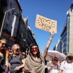 Miles de personas desafían el veto de Orbán en la manifestación del Orgullo en Budapest