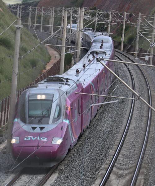La circulación de la alta velocidad entre Madrid y Andalucía se reanuda de forma progresiva tras una incidencia en la catenaria