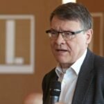 Exministros del PSOE piden adelantar las elecciones y la “regeneración” del partido
