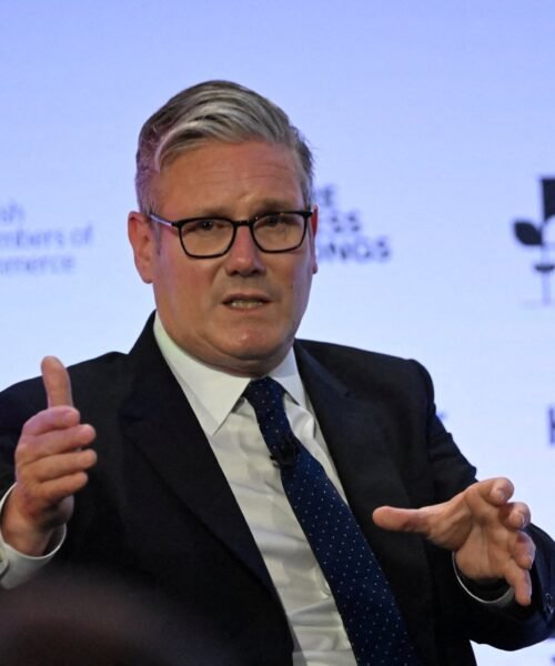 Starmer da marcha atrás en los recortes sociales para frenar la rebelión de más de 100 de sus diputados