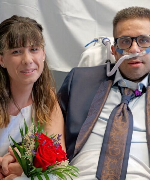 La mañana en la que Javier y Esther se dieron el ‘sí quiero’ en la UCI del Hospital Gregorio Marañón