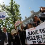 Multitudinaria protesta de jueces y fiscales contra la reforma judicial ante el Supremo