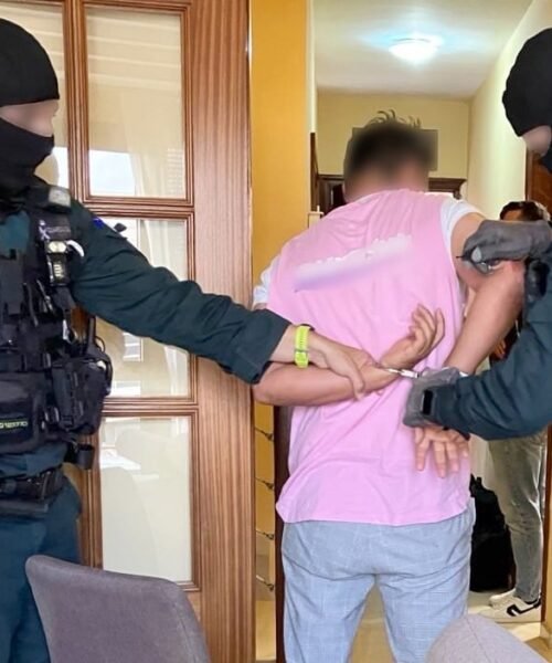La Guardia Civil desarticula una organización que estafó 460 millones a 5.000 personas en 30 países mediante criptodivisas