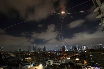 Las potencias occidentales presionan para frenar el choque entre Israel e Irán en medio de una tensión creciente