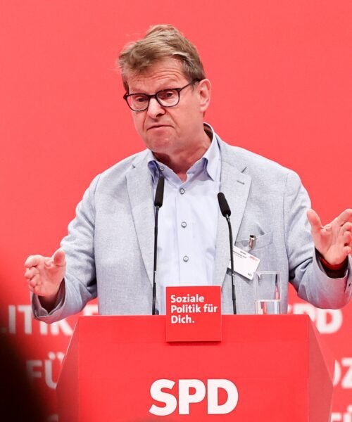 Un sector del SPD alemán cuestiona la apuesta por el rearme y aplaude la posición de Sánchez en la OTAN