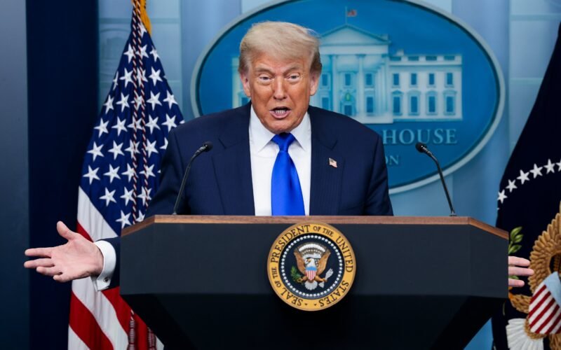 Trump promete continuar “luchando” hasta acabar con la ciudadanía por nacimiento en Estados Unidos