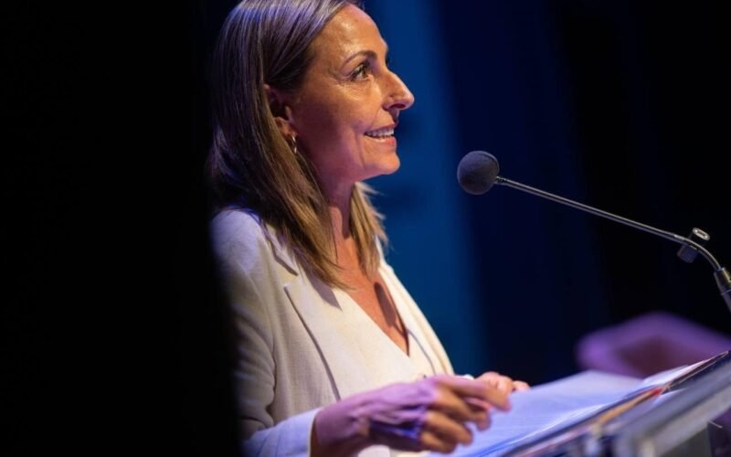 La familia de Guillem Agulló y la Generalitat chocan por el futuro del premio antifascista