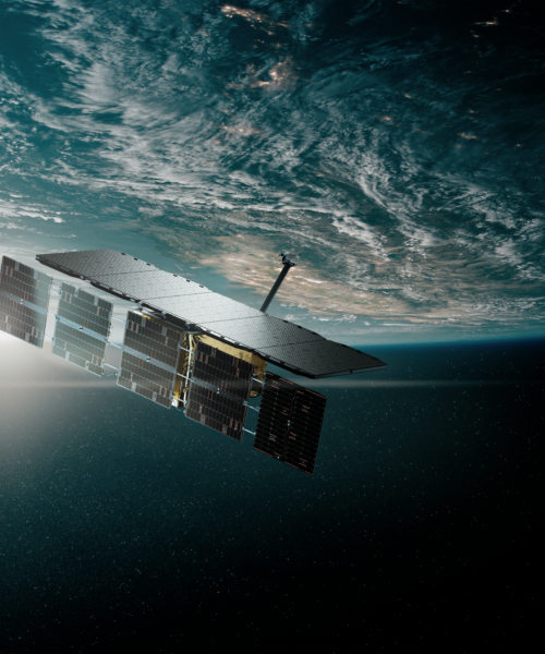 “Nuestros satélites son capaces de ver las ruedas de un avión desde 500 km de altura”