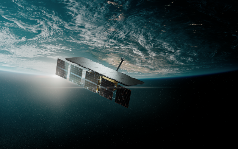“Nuestros satélites son capaces de ver las ruedas de un avión desde 500 km de altura”