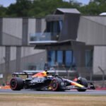 Verstappen silencia Silverstone y Alonso batalla con los mejores
