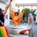 Tacón y orgullo para luchar contra el ‘sexilio’ en el pueblo