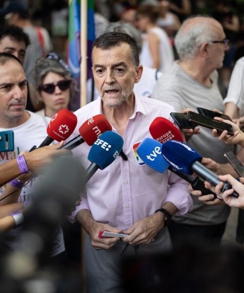 Sumar presiona al PSOE y amaga con llevar al Consejo de Ministros este mes la retribución del permiso parental