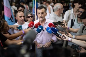 Sumar presiona al PSOE y asegura que llevará al Consejo de Ministros este mes la retribución del permiso parental
