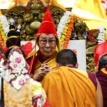 El Dalái Lama cumple 90 años y busca evitar el control de China en su sucesión