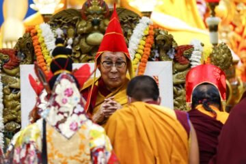 El Dalái Lama cumple 90 años y busca evitar el control de China en su sucesión