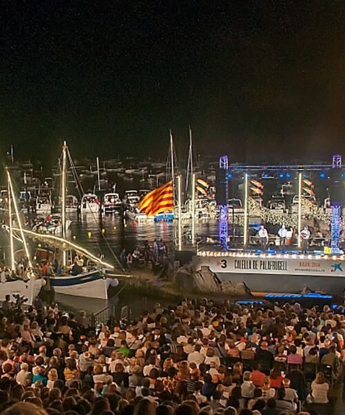 El público consigue que la cantada de habaneras de Calella acabe, como siempre, con ‘El meu avi’