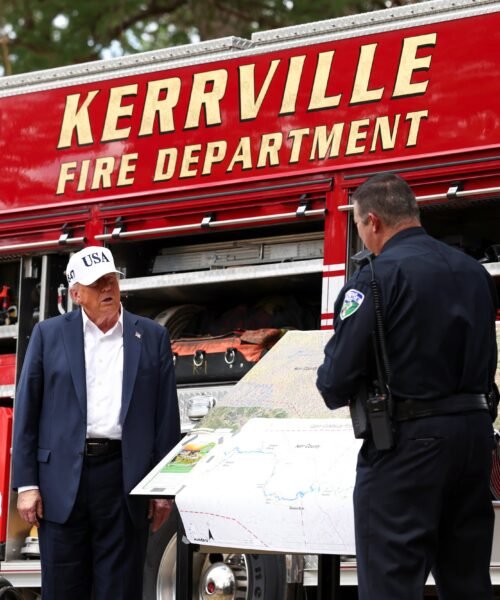Trump reconsidera su plan de cerrar la agencia de gestión de emergencias tras la tragedia de Texas