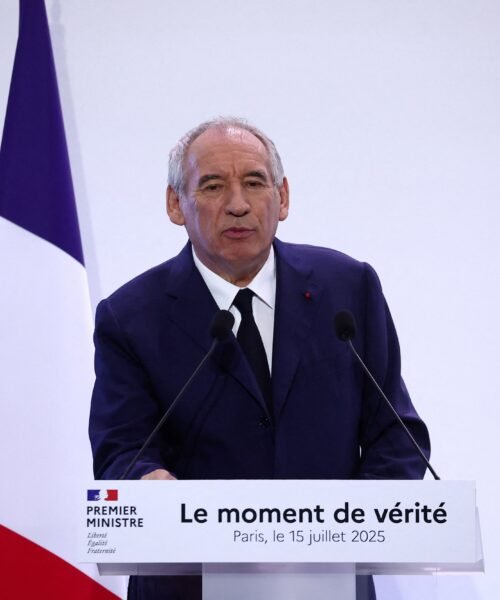 Bayrou lanza un plan radical de recortes de 44.000 millones de euros para frenar la deuda francesa
