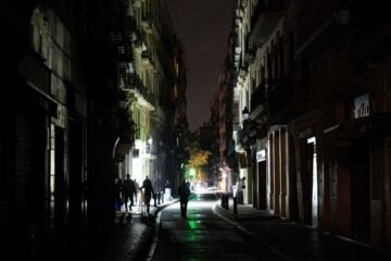 Los cortes de luz se suceden en el área de Barcelona en plena ola de calor: “Es imposible dormir”