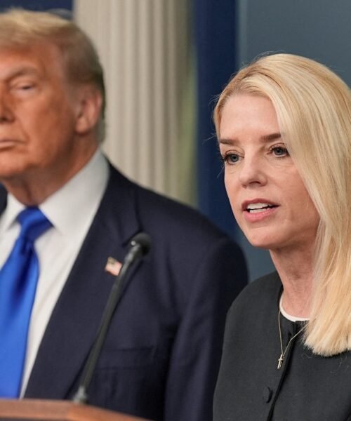 Trump trata de atajar la rebelión del movimiento MAGA por el ‘caso Epstein’