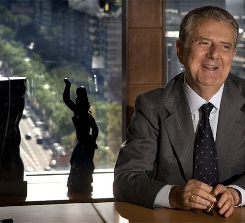 Javier Godó cede la presidencia de Grupo Godó a su hijo Carlos