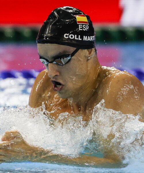 Carles Coll nada a ritmo de récord mundial la mitad de la final de 200 braza, pero paga el esfuerzo y acaba octavo