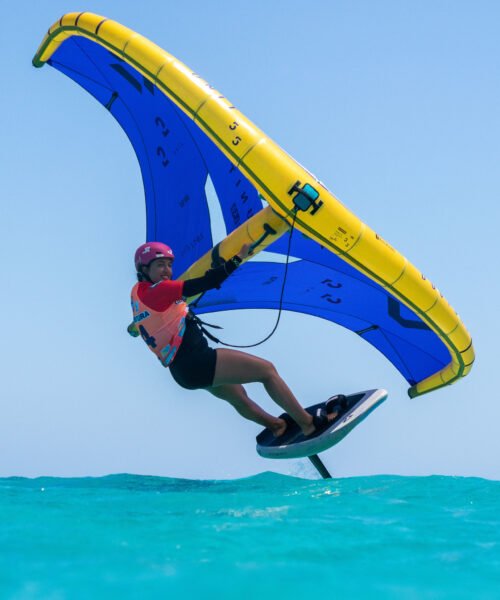 Nía Suardíaz, la chica del viento y heptacampeona mundial de wingfoil: «Sólo me gusta cuando navego y el de Levante en verano no lo soporto»