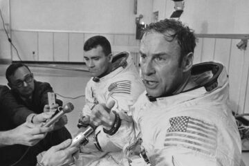 Muere a los 97 años el astronauta Jim Lovell, el comandante del Apolo 13 que pronunció la famosa frase «Houston, tenemos un problema»