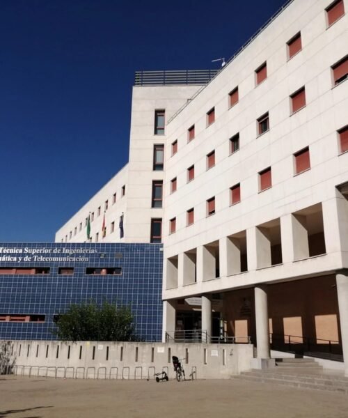 La Junta andaluza rechaza de nuevo los grados de IA e Ingeniería Biomédica en las universidades de Granada y Jaén