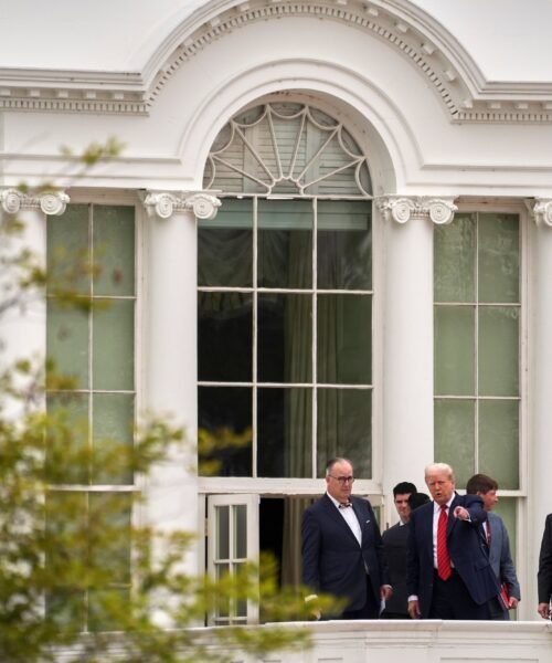 Trump amenaza a la UE con aranceles del 35% si no invierte 600.000 millones de dólares en Estados Unidos