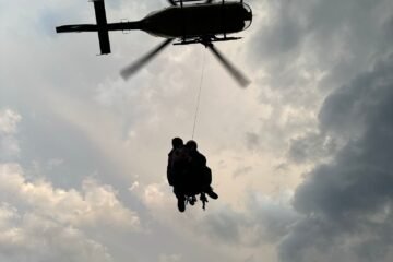 Los Bomberos de la Generalitat rescatan a un grupo de 15 menores y cinco monitores en el Pirineo