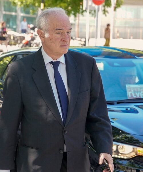 El juez Peinado aparca en “este momento” la investigación sobre el rescate de Air Europa, pero abre la puerta a que se retome