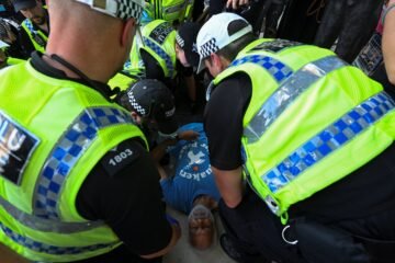 La policía británica detiene a casi 200 personas en Londres por apoyar al grupo Acción Palestina