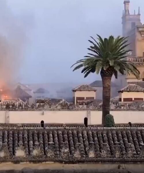 Un incendio provocado por un cortocircuito causa daños en la mezquita de Córdoba