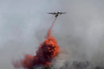 Un muerto y 13 heridos en el peor incendio en más de medio siglo en Francia