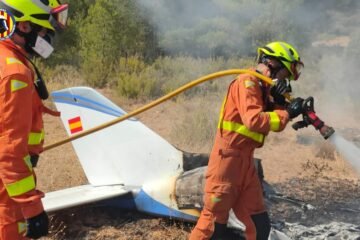 Mueren dos personas al estrellarse una avioneta en la localidad valenciana de Requena