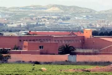 Un preso mata a su compañero de celda en la cárcel de Murcia I con la tapa de una lata de atún
