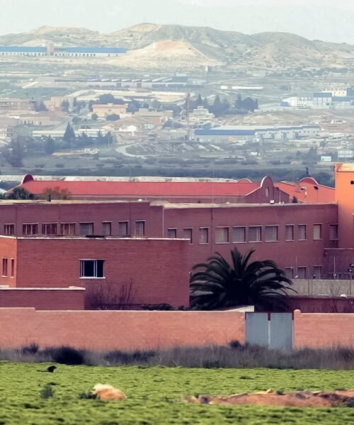 Un preso mata a su compañero de celda en la cárcel de Murcia I con la tapa de una lata de atún