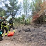 Desalojado un camping de El Vendrell (Tarragona) por un incendio que ha quemado quince vehículos
